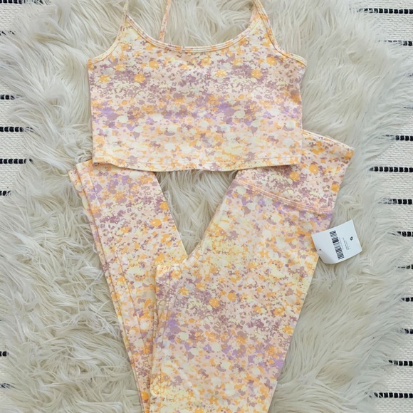 NWT Workout Set (Leggings + Crop Top) - Picture 2 of 5